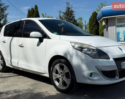 Белый Рено Сценик, объемом двигателя 1.46 л и пробегом 190 тыс. км за 7700 $, фото 1 на Automoto.ua