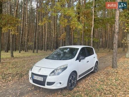 Білий Рено Сценік, об'ємом двигуна 1.5 л та пробігом 290 тис. км за 5998 $, фото 1 на Automoto.ua