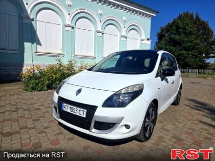 Белый Рено Сценик, объемом двигателя 1.5 л и пробегом 250 тыс. км за 7200 $, фото 1 на Automoto.ua