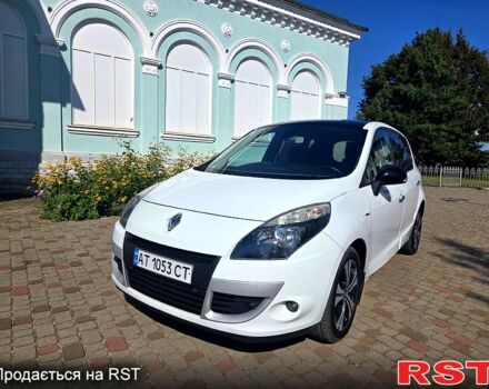 Белый Рено Сценик, объемом двигателя 1.5 л и пробегом 250 тыс. км за 7200 $, фото 1 на Automoto.ua