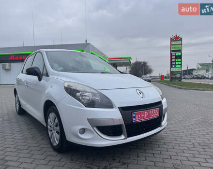 Білий Рено Сценік, об'ємом двигуна 1.6 л та пробігом 165 тис. км за 8200 $, фото 1 на Automoto.ua