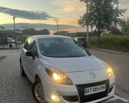 Белый Рено Сценик, объемом двигателя 1.46 л и пробегом 238 тыс. км за 7200 $, фото 1 на Automoto.ua