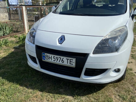 Белый Рено Сценик, объемом двигателя 1.46 л и пробегом 250 тыс. км за 6750 $, фото 1 на Automoto.ua