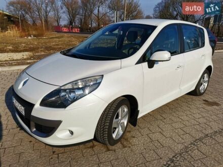 Білий Рено Сценік, об'ємом двигуна 1.5 л та пробігом 236 тис. км за 7350 $, фото 1 на Automoto.ua