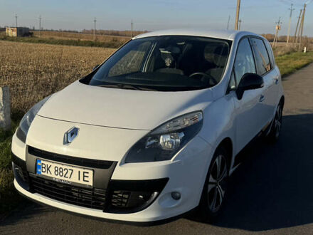 Білий Рено Сценік, об'ємом двигуна 1.46 л та пробігом 266 тис. км за 7800 $, фото 1 на Automoto.ua