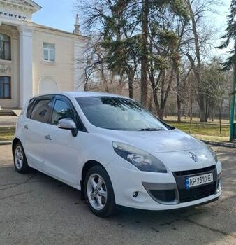 Білий Рено Сценік, об'ємом двигуна 1.46 л та пробігом 281 тис. км за 6500 $, фото 1 на Automoto.ua
