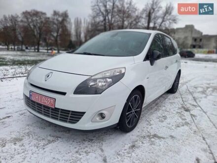 Белый Рено Сценик, объемом двигателя 1.5 л и пробегом 221 тыс. км за 8150 $, фото 1 на Automoto.ua