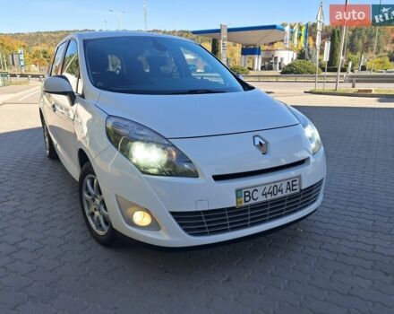 Белый Рено Сценик, объемом двигателя 1.5 л и пробегом 170 тыс. км за 7800 $, фото 1 на Automoto.ua