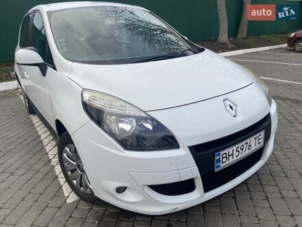 Рено Сценік 2011 у Одесі на Automoto.ua Білий Рено Сценік, об'ємом двигуна 1.5 л та пробігом 242 тис. км за 7000 $, фото 1 на Automoto.ua
