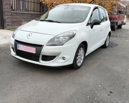 Белый Рено Сценик, объемом двигателя 1.6 л и пробегом 228 тыс. км за 7199 $, фото 1 на Automoto.ua