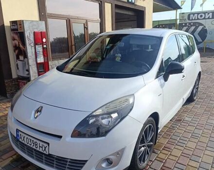 Белый Рено Сценик, объемом двигателя 1.4 л и пробегом 174 тыс. км за 6900 $, фото 1 на Automoto.ua