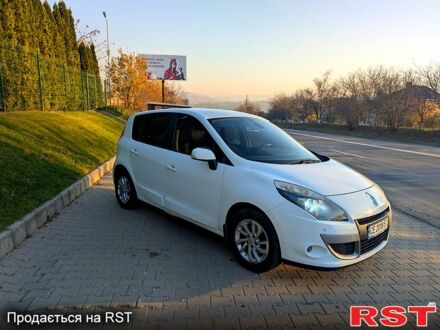 Рено Сценик 2011 в Черновцах на Automoto.ua Белый Рено Сценик, объемом двигателя 1.6 л и пробегом 213 тыс. км за 7600 $, фото 1 на Automoto.ua