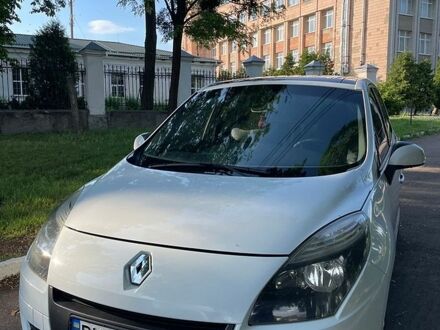 Белый Рено Сценик, объемом двигателя 1.46 л и пробегом 290 тыс. км за 6200 $, фото 1 на Automoto.ua