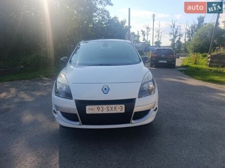 Білий Рено Сценік, об'ємом двигуна 1.4 л та пробігом 236 тис. км за 5850 $, фото 1 на Automoto.ua