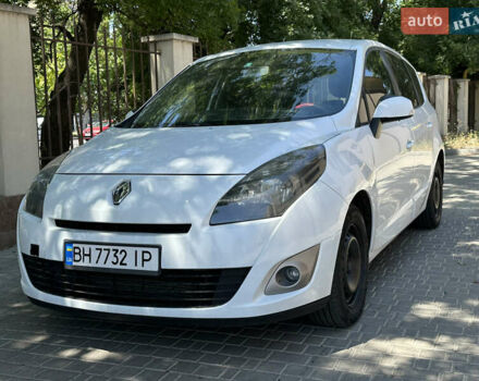 Білий Рено Сценік, об'ємом двигуна 1.46 л та пробігом 326 тис. км за 6600 $, фото 1 на Automoto.ua