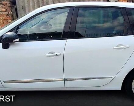 Білий Рено Сценік, об'ємом двигуна 1.6 л та пробігом 215 тис. км за 6100 $, фото 1 на Automoto.ua