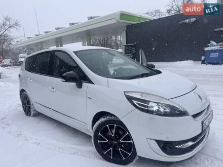 Білий Рено Сценік, об'ємом двигуна 1.6 л та пробігом 396 тис. км за 8000 $, фото 1 на Automoto.ua