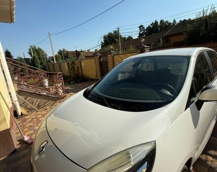Білий Рено Сценік, об'ємом двигуна 1.6 л та пробігом 280 тис. км за 8300 $, фото 1 на Automoto.ua