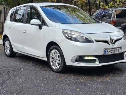 Рено Сценик 2012 в Одессе на Automoto.ua Белый Рено Сценик, объемом двигателя 2 л и пробегом 280 тыс. км за 8700 $, фото 1 на Automoto.ua