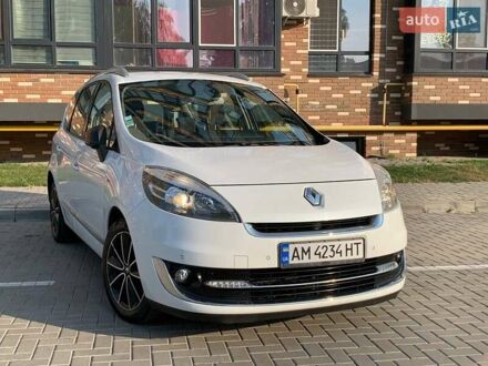 Рено Сценик 2012 в Житомире на Automoto.ua Белый Рено Сценик, объемом двигателя 1.6 л и пробегом 248 тыс. км за 8800 $, фото 1 на Automoto.ua