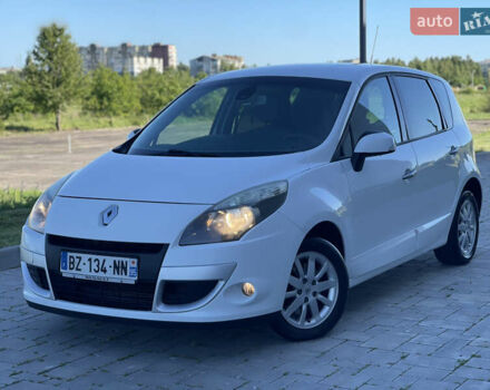 Белый Рено Сценик, объемом двигателя 1.5 л и пробегом 208 тыс. км за 7450 $, фото 1 на Automoto.ua