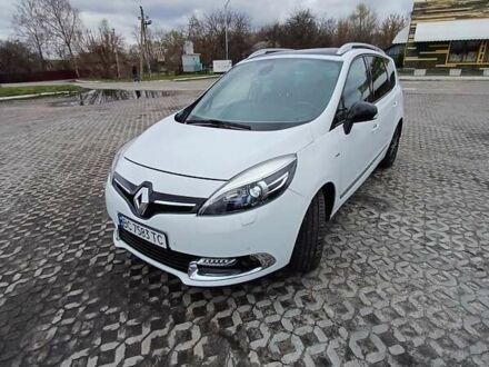 Рено Сценик 2013 в Нежине на Automoto.ua Белый Рено Сценик, объемом двигателя 1.99 л и пробегом 218 тыс. км за 12000 $, фото 1 на Automoto.ua