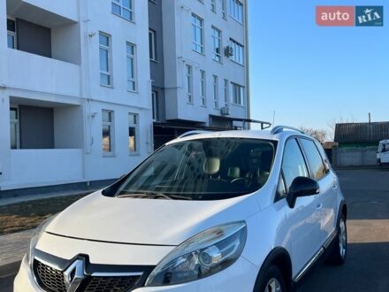Белый Рено Сценик, объемом двигателя 1.6 л и пробегом 282 тыс. км за 7500 $, фото 1 на Automoto.ua
