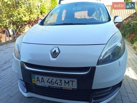 Білий Рено Сценік, об'ємом двигуна 1.6 л та пробігом 330 тис. км за 8000 $, фото 1 на Automoto.ua