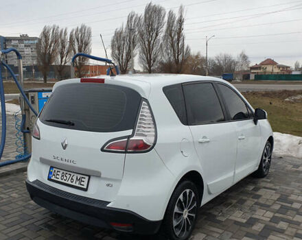 Белый Рено Сценик, объемом двигателя 1.46 л и пробегом 180 тыс. км за 8000 $, фото 1 на Automoto.ua