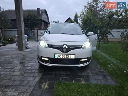 Рено Сценик 2014 в Ровно на Automoto.ua Белый Рено Сценик, объемом двигателя 1.5 л и пробегом 220 тыс. км за 11800 $, фото 1 на Automoto.ua