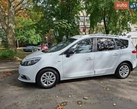 Белый Рено Сценик, объемом двигателя 1.46 л и пробегом 230 тыс. км за 10000 $, фото 1 на Automoto.ua