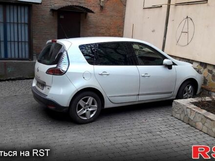 Білий Рено Сценік, об'ємом двигуна 1.5 л та пробігом 200 тис. км за 10000 $, фото 1 на Automoto.ua