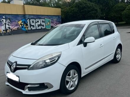 Белый Рено Сценик, объемом двигателя 1.46 л и пробегом 330 тыс. км за 8900 $, фото 1 на Automoto.ua