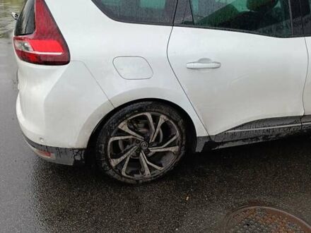 Белый Рено Сценик, объемом двигателя 1.8 л и пробегом 198 тыс. км за 18200 $, фото 1 на Automoto.ua