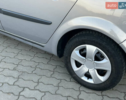 Бежевый Рено Сценик, объемом двигателя 1.6 л и пробегом 189 тыс. км за 4199 $, фото 6 на Automoto.ua