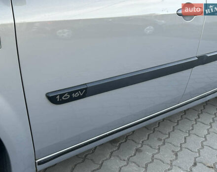 Бежевый Рено Сценик, объемом двигателя 1.6 л и пробегом 189 тыс. км за 4199 $, фото 8 на Automoto.ua