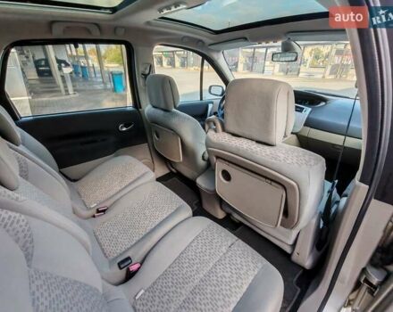 Рено Сценик 2006 в Александрие на Automoto.ua Бежевый Рено Сценик, объемом двигателя 1.6 л и пробегом 252 тыс. км за 5400 $, фото 28 на Automoto.ua