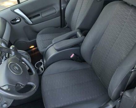 Рено Сценик 2006 в Краматорске на Automoto.ua Бежевый Рено Сценик, объемом двигателя 1.6 л и пробегом 197 тыс. км за 6500 $, фото 4 на Automoto.ua