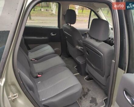 Бежевый Рено Сценик, объемом двигателя 1.6 л и пробегом 175 тыс. км за 5500 $, фото 6 на Automoto.ua