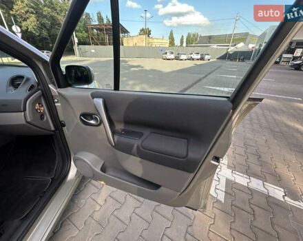 Бежевый Рено Сценик, объемом двигателя 1.6 л и пробегом 192 тыс. км за 5750 $, фото 26 на Automoto.ua