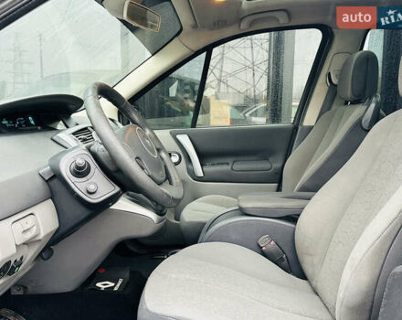 Бежевый Рено Сценик, объемом двигателя 1.6 л и пробегом 192 тыс. км за 6400 $, фото 10 на Automoto.ua