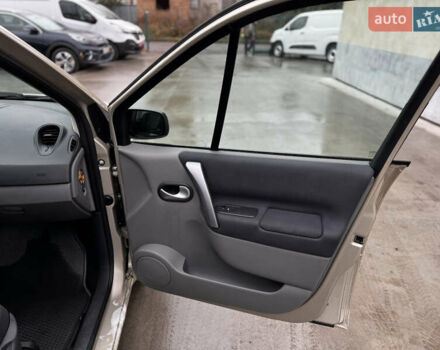 Бежевый Рено Сценик, объемом двигателя 1.6 л и пробегом 144 тыс. км за 5750 $, фото 25 на Automoto.ua