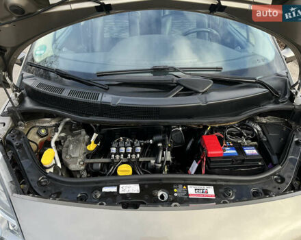 Бежевый Рено Сценик, объемом двигателя 1.6 л и пробегом 182 тыс. км за 6400 $, фото 42 на Automoto.ua