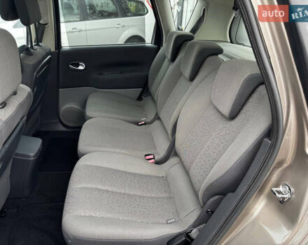 Бежевий Рено Сценік, об'ємом двигуна 1.6 л та пробігом 197 тис. км за 5699 $, фото 15 на Automoto.ua