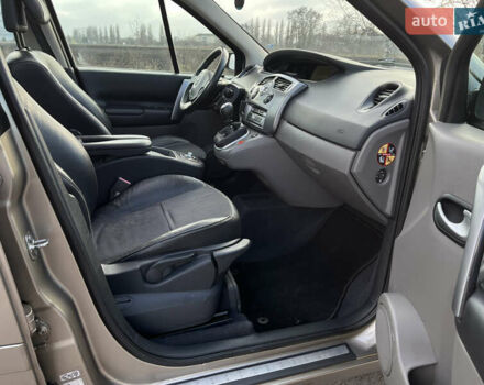 Бежевый Рено Сценик, объемом двигателя 1.6 л и пробегом 182 тыс. км за 6400 $, фото 37 на Automoto.ua