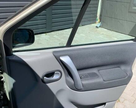 Бежевый Рено Сценик, объемом двигателя 1.6 л и пробегом 279 тыс. км за 5800 $, фото 11 на Automoto.ua