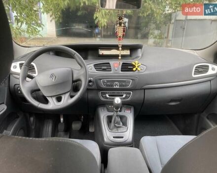 Бежевый Рено Сценик, объемом двигателя 1.6 л и пробегом 250 тыс. км за 5999 $, фото 11 на Automoto.ua