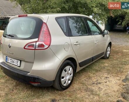 Бежевый Рено Сценик, объемом двигателя 1.6 л и пробегом 250 тыс. км за 5999 $, фото 2 на Automoto.ua