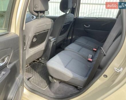 Бежевый Рено Сценик, объемом двигателя 1.6 л и пробегом 250 тыс. км за 5999 $, фото 1 на Automoto.ua