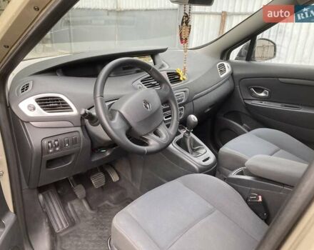 Бежевый Рено Сценик, объемом двигателя 1.6 л и пробегом 250 тыс. км за 5999 $, фото 7 на Automoto.ua